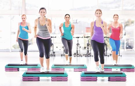 What should you wear for a step aerobics class?