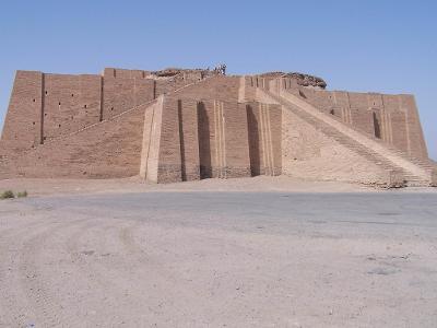 What was the main purpose of the ziggurats in Mesopotamian society?
