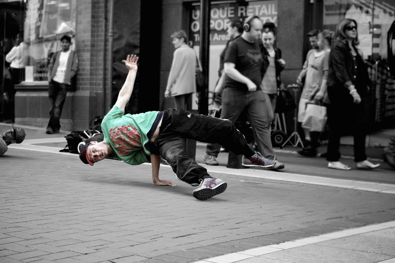 Which city is known as the birthplace of street dance?