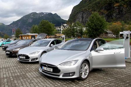What type of electric vehicle (EV) is Tesla Models S, X and 3?