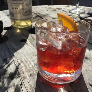 What spirit is typically used in a Negroni cocktail?