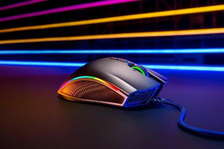 What is the DPI (dots per inch) of a standard gaming mouse?