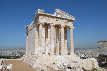 Which temple in Athens is considered one of the greatest examples of ancient Greek architecture?