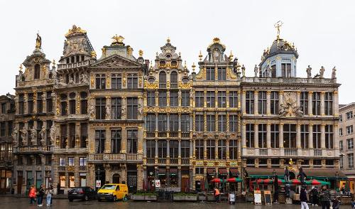 Which beer style originated in the Belgian city of Brussels?