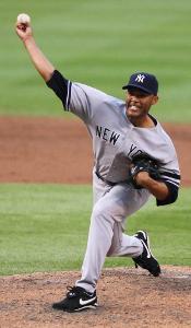 What type of pitch is former Yankees pitcher Mariano Rivera best known for throwing?