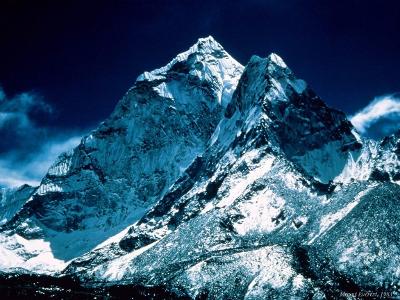 Where is Mt. Everest located ?