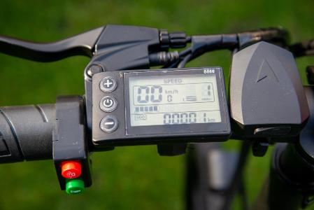 What is the average speed of an electric bike?