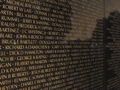 Which of artist created the Vietnam War memorial, The Wall?