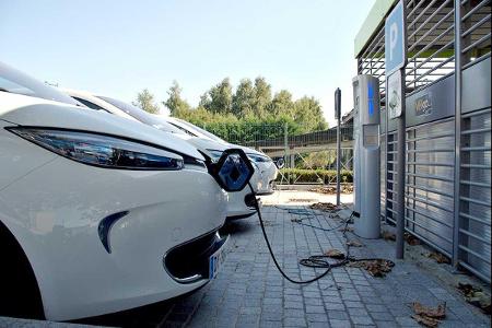 What is fast charging in electric cars?