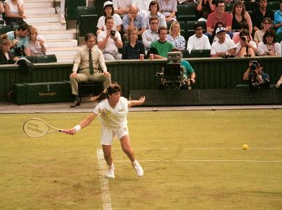 Which player famously won a record eight consecutive Wimbledon titles from 1982 to 1990?