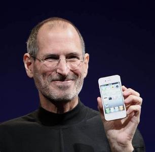 Who succeeded Steve Jobs as CEO of Apple Inc. in 2011?
