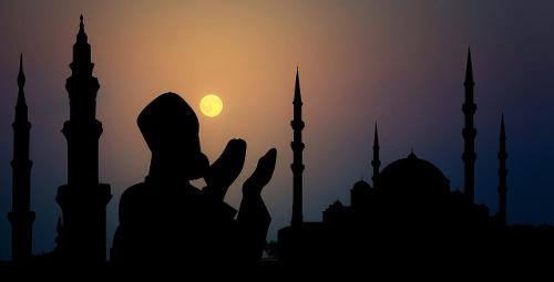 Which pillar of Islam refers to the fasting during Ramadan?