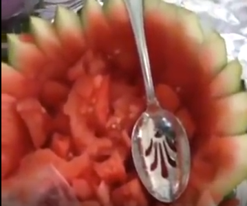ITZ DA MOST BEAUTIFUL THAng I V E ever SE E N in mah LYFE its watermelon inside a watermelon