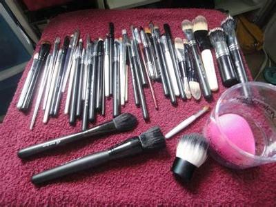 How do you like to store your makeup?