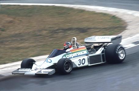 Which driver famously won the 1976 Formula 1 World Championship?