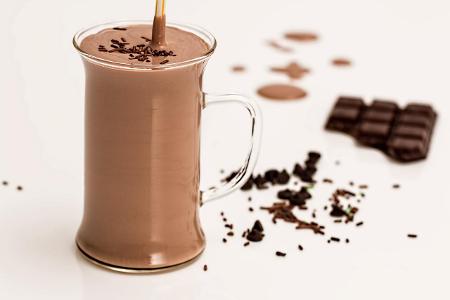 What is the main ingredient in a classic chocolate smoothie?