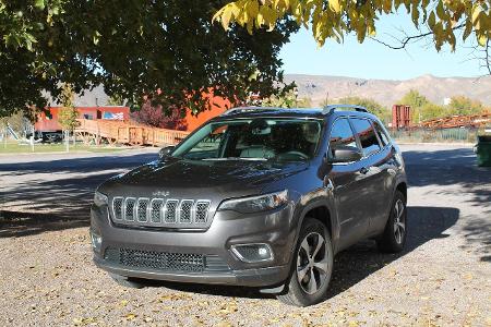 Which SUV model is also known as the 'Jeep Grand Cherokee's little brother'?