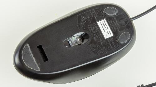 What is the standard number of buttons on a traditional mouse?