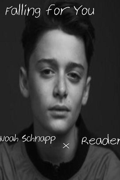 Falling For You|Noah Schnapp|{First Year}