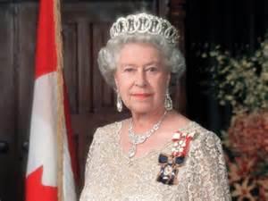 Queen Elizabeth II is 1.5 months older than Marylin Monroe
