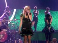 Avril Lavigne - Hot (HQ - Live in Munich)