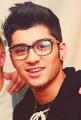 Doesn't Zayn Look Sexy With Glasses?!