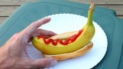 What weird food combinations do you really enjoy? What weird food combinations do you really enjoy?