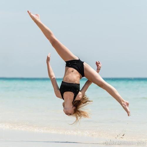 How do you do an Arial Cartwheel?