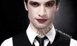 Anyone else here think Brendon Urie from panic at the disco be a great joker?