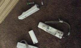 How do you reconnect a Wii control to the Wii?