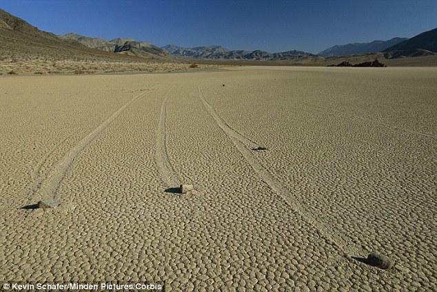 How do Death Valley's sailing stones move themselves? How do Death Valley's sailing stones move themselves?