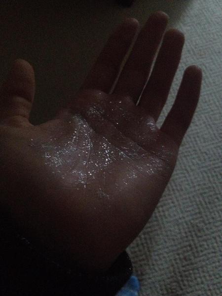 WHAT HAPPENED I DONT KNOW THERES GLITTER EVERYWHERE HELP I DONT EVEN OWN GLITTER