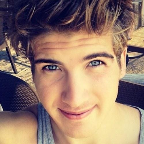 Joey Graceffa :)