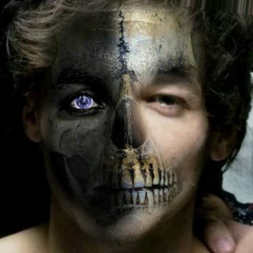 Look what I did to Louis Tomlinson's face ? my sister got scared