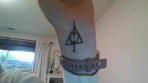 look at what i drew on my wrist