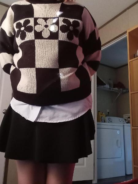 I think my outfit looks cute on me rn!(my new overshirt/sweater/cardigan)
