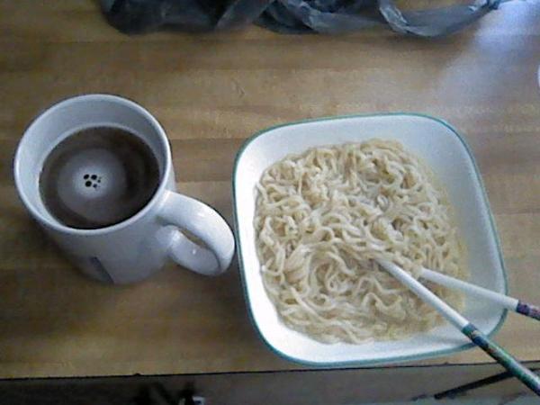 Green tea, Ramen.... all i need now is someone to share it with