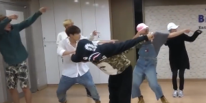 BTS DABBED DURING THEIR 'BAEPSAE' DANCE PRACTICE XD