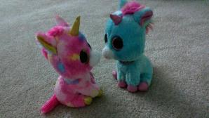 Yes, I have Treasure the unicorn :)